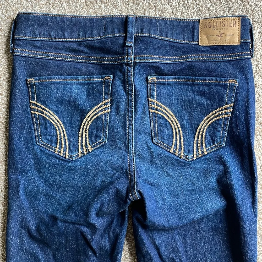 Hollister dark wash skinny jeans